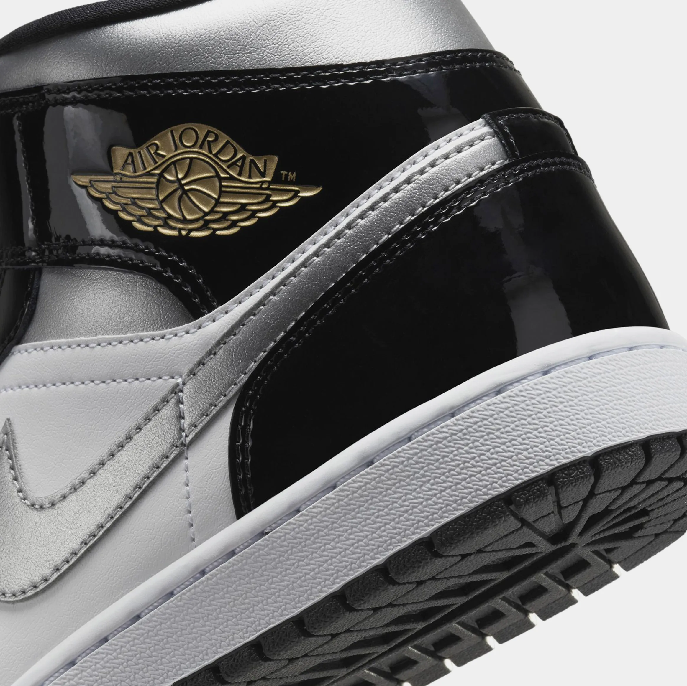 Air Jordan 1 Retro Mid SE Black Patent Mens Lifestyle Shoes (Black Patent/Metallic Gold/Silver)