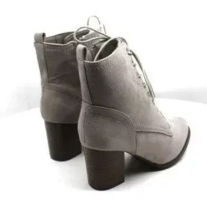 Womens Trendy Baylor Lace Up Stacked Heel Booties